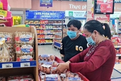 Hàng hóa rất nhiều, người dân không cần dồn dập mua sắm