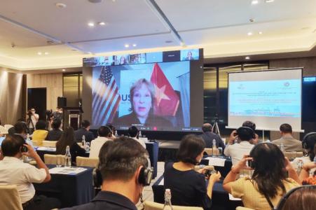 Cần một chương trình phục hồi và phát triển kinh tế sát với thực tiễn