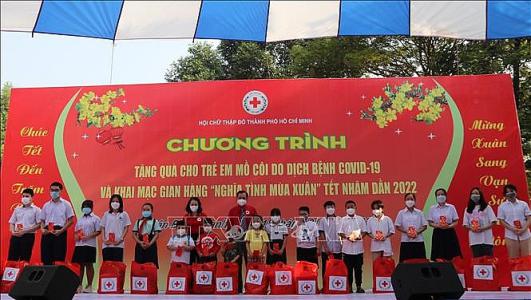 Hỗ trợ gần 10 tỷ đồng chăm lo Tết cho người nghèo, nạn nhân chất độc da cam