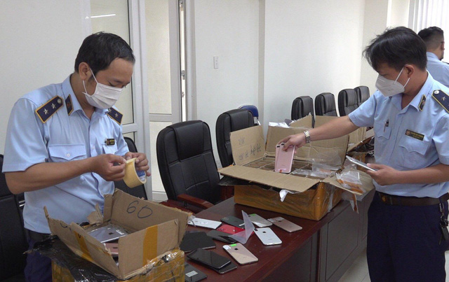 Phát hiện hơn 500 chiếc Iphone trị giá hàng tỷ đồng không rõ nguồn gốc - Ảnh 1.