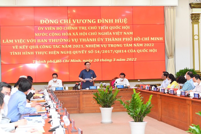 Chủ tịch Quốc hội: TPHCM cần
