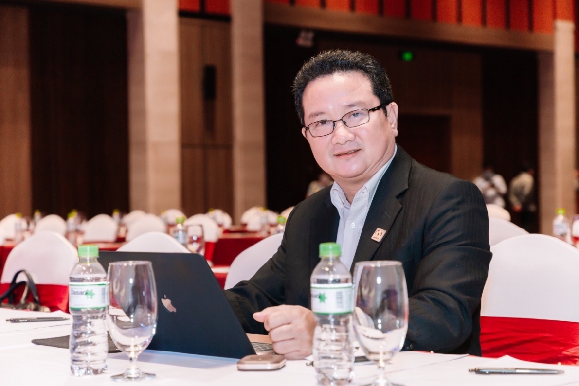 Luật gia Hồ Minh Sơn, Viện trưởng Viện Nghiên cứu Thị trường – Truyền thông Quốc tế