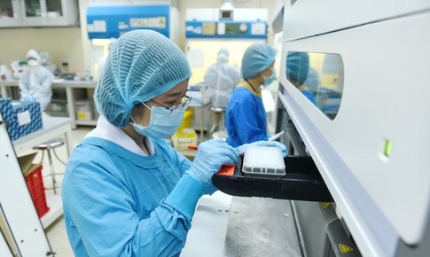 Số mắc mới COVID-19 giảm xuống thấp nhất trong hơn 1 tháng qua - Ảnh 1.