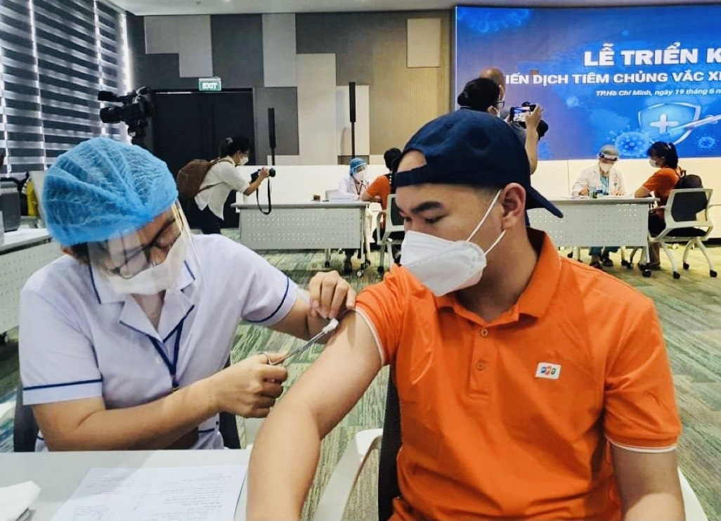 Bắt đầu cấp hộ chiếu vaccine từ 15/4, người dân cần những thủ tục gì?