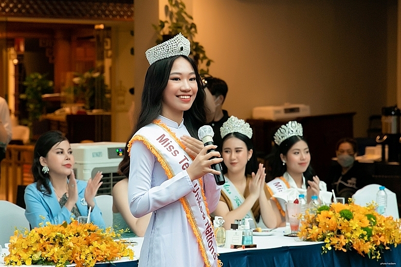 Trương Phương Nga trở thành đại diện Việt Nam dự thi Miss Teen United Nations