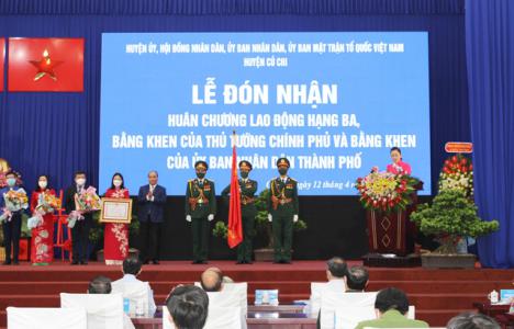 Huyện Củ Chi đón nhận Huân chương Lao động hạng 3