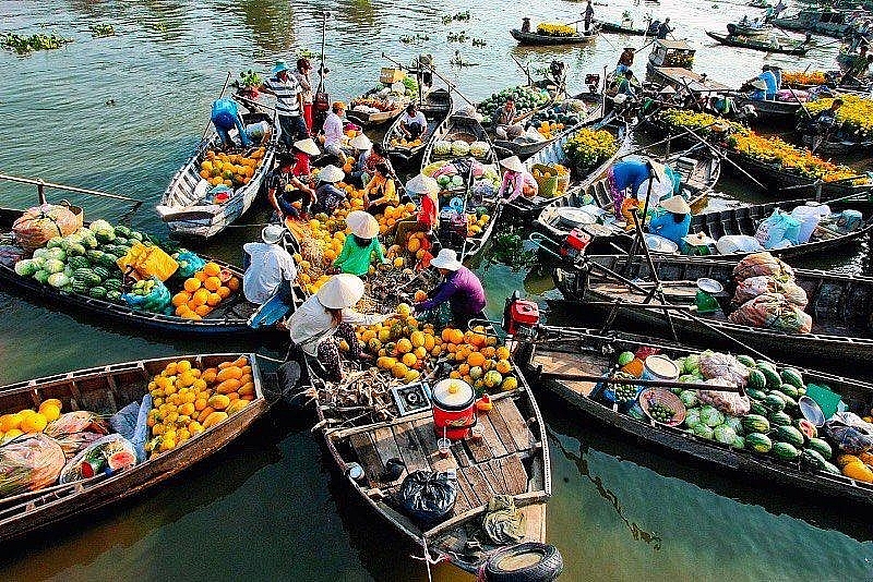 Chợ nỗi trên sông ở Nam Bộ.