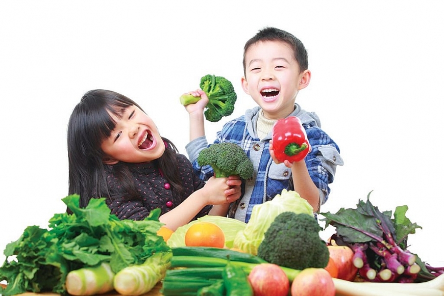 Trẻ nên ăn gì trước và sau khi tiêm vaccine COVID-19? Ảnh minh hoạ