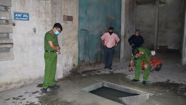 Khai quật hơn 42 tấn chất thải nguy hại tại doanh nghiệp Bóng đèn Điện Quang - Ảnh 3.