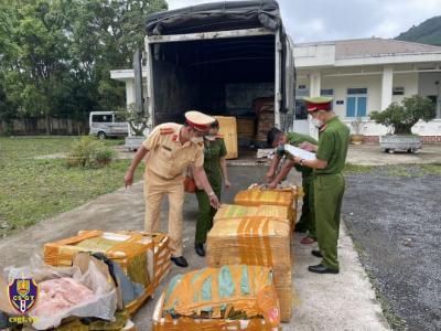 TTKS bắt giữ số lượng lớn thịt bốc mùi hôi thối