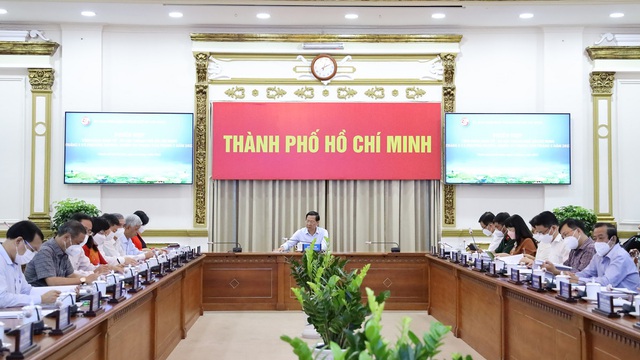 TPHCM thu ngân sách 4 tháng đạt hơn 43,5% dự toán - Ảnh 1.