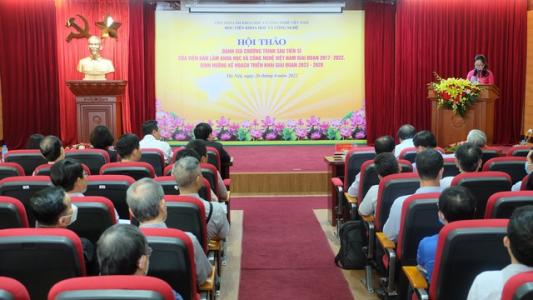 Tạo nguồn nhân lực khoa học và công nghệ trình độ sau tiến sĩ
