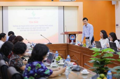 Trường sư phạm đồng hành cùng trường phổ thông phát triển năng lực giáo viên