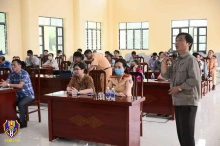 Tuyên truyền pháp luật về vận tải đường thủy nội địa trên hồ Hòa Bình