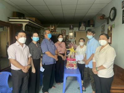 Thăm, tặng quà các thương binh nặng có hoàn cảnh khó khăn