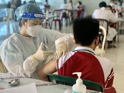 Cả nước đã tiêm gần 215 triệu liều vaccine phòng COVID-19