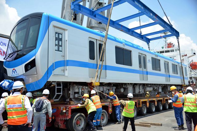 Hai đoàn tàu cuối cùng tuyến metro số 1 cập cảng Khánh Hội - Ảnh 6.