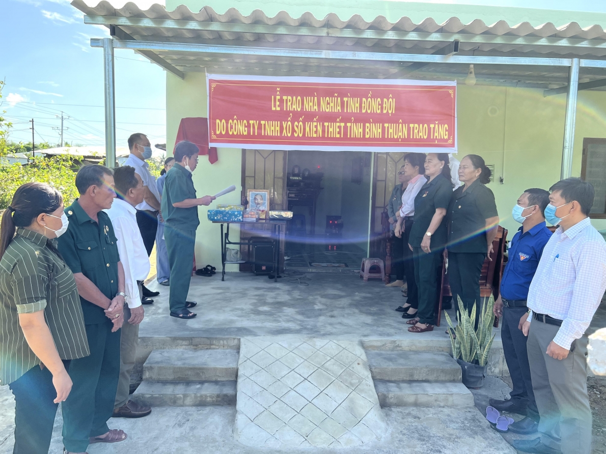 Trao nhà " Nghĩa tình đồng đội" cho NCT- cựu TNXP
