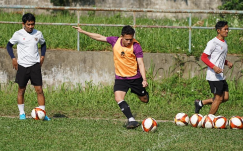 Thực hư chất lượng sân tập môn bóng đá SEA Games 31 ở Phú Thọ