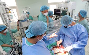 Thực hiện thành công ca ghép tim xuyên Việt xác lập 2 kỷ lục