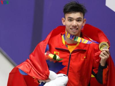 'Kình ngư' Huy Hoàng bất ngờ được chọn cầm cờ tại Lễ khai mạc SEA Games 31