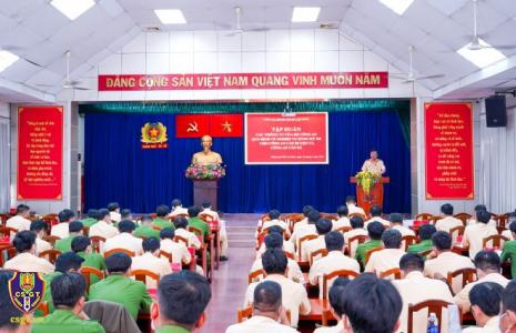 Tập huấn công tác đăng ký xe và thực hiện dịch vụ công trực tuyến mức độ 3, mức độ 4