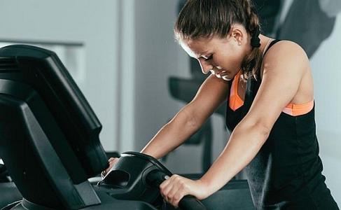 5 dấu hiệu cảnh báo thiếu calo khi tập luyện