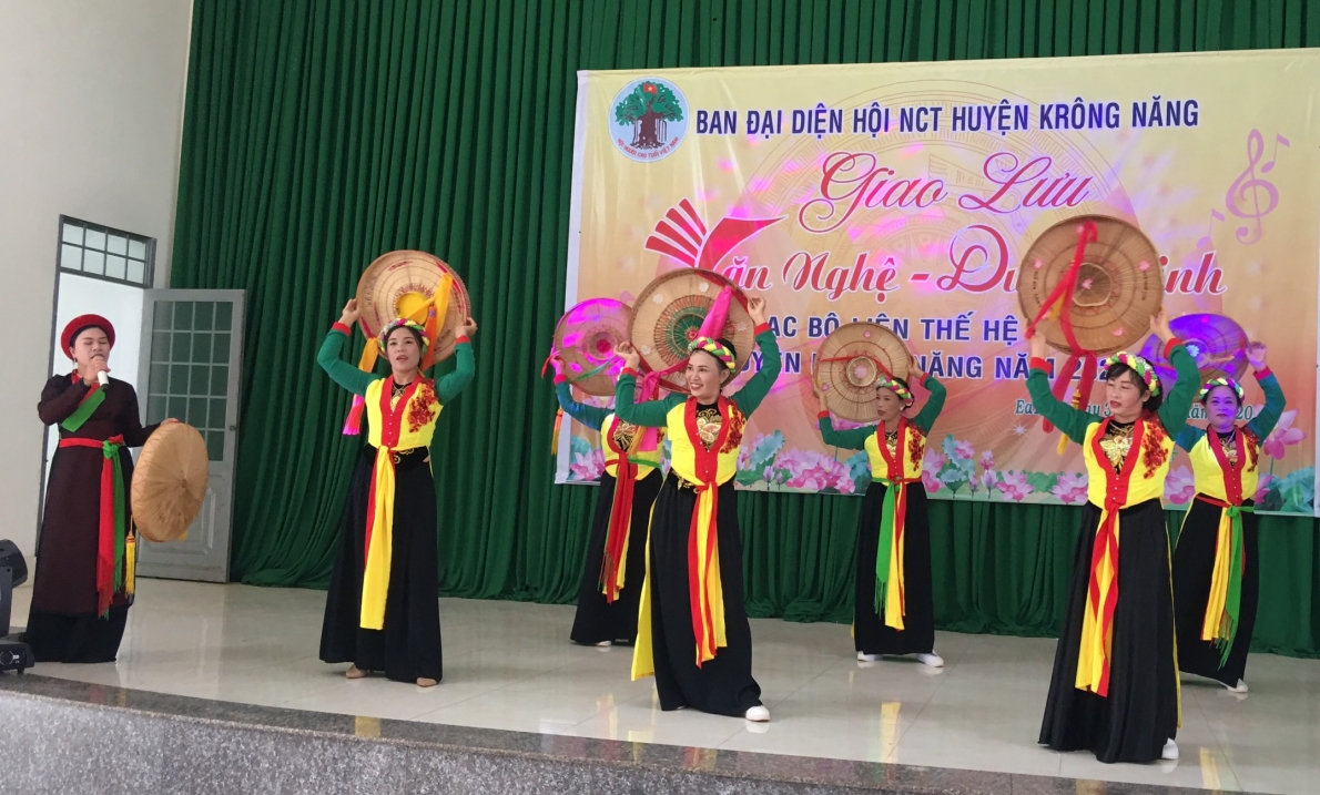 Tham gia các CLB phù hợp giúp người cao tuổi cảm thấy vui vẻ, thoải mái, tăng tuổi thọ