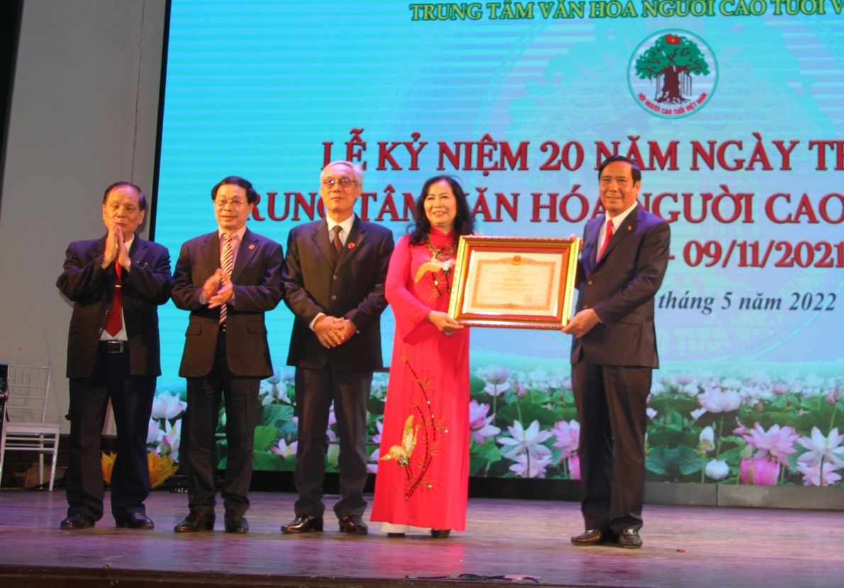 Tin ngày 18/5: Việt Nam vượt mốc 100 HCV; Cả nước chỉ còn 206 ca bệnh nhân COVID-19 nặng