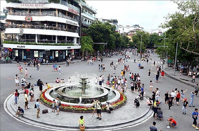 Người dân không mang vật nuôi, loa công suất lớn vào phố đi bộ hồ Hoàn Kiếm