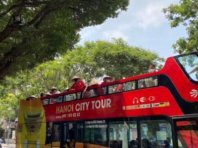 Đoàn VĐV cầu mây Thái Lan hào hứng khám phá Hà Nội