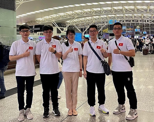 Các học sinh Việt Nam tham dự kỳ thi. Ảnh: VTV