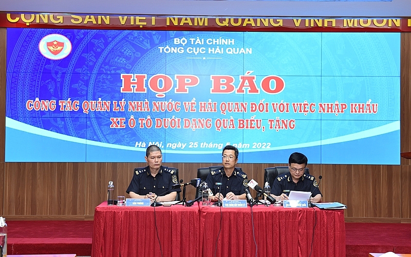 Quang cảnh họp báo.