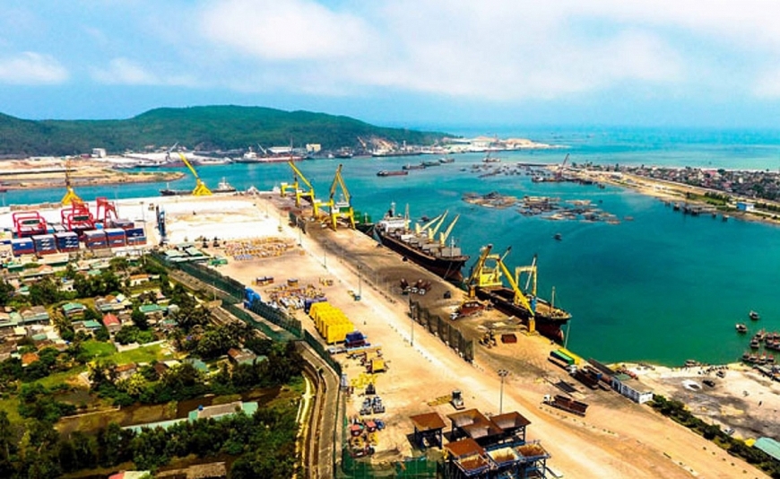 Cảng Nhà máy lọc hóa dầu Nghi Sơn. Ảnh: NLĐ