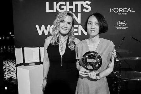 Nữ đạo diễn người Việt thắng giải truyền cảm hứng tại Cannes 2022