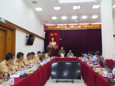 Bộ Công an và Bộ GTVT tăng cường áp dụng khoa học công nghệ, tạo điều kiện thuận lợi cho người dân