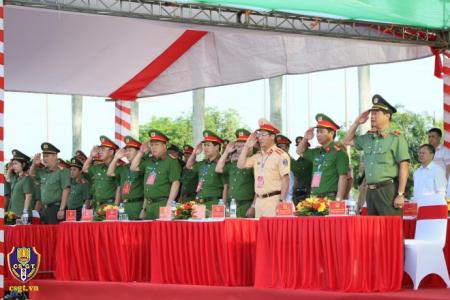 Sôi nổi Hội thi Điều lệnh, bắn súng, võ thuật Công an nhân dân