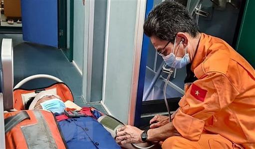 Kịp thời cứu 1 ngư dân bị cá mập tấn công gần đảo Bạch Long Vỹ