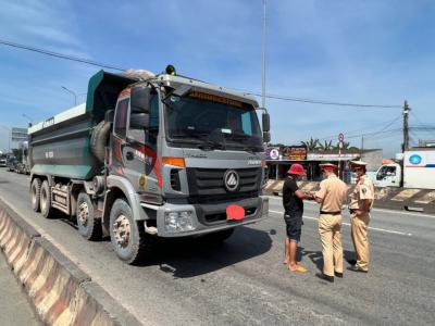 Đồng Nai: Trạm CSGT Quốc lộ 51: Đối mặt với khó khăn, phát huy hết tinh thần để hoàn thành nhiệm vụ