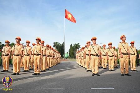 CSGT đồng loạt ra quân thực hiện cao điểm bảo đảm TTATGT