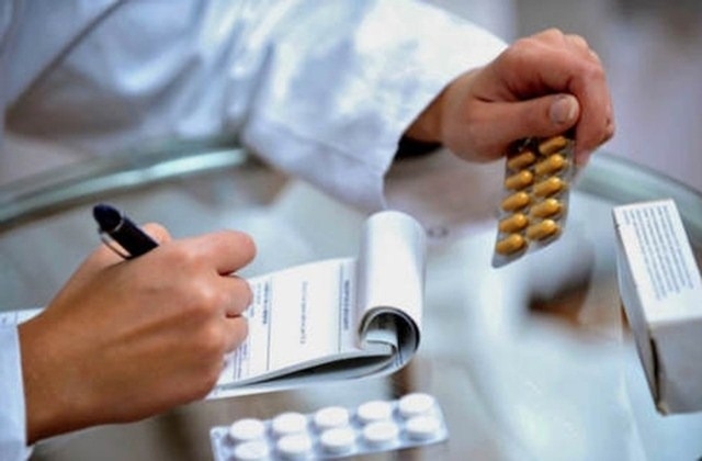 Yêu cầu các bệnh viện tăng cường công tác chỉ đạo, kiểm tra việc kê đơn thuốc trong điều trị ngoại trú