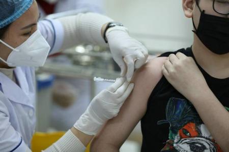 Đại dịch chưa kết thúc, cần tăng cường tiêm vaccine nhắc lại