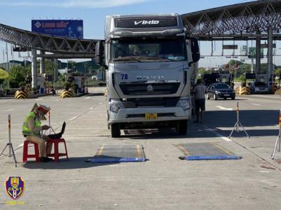 Xe quá tải, cơi nới thành thùng không có 