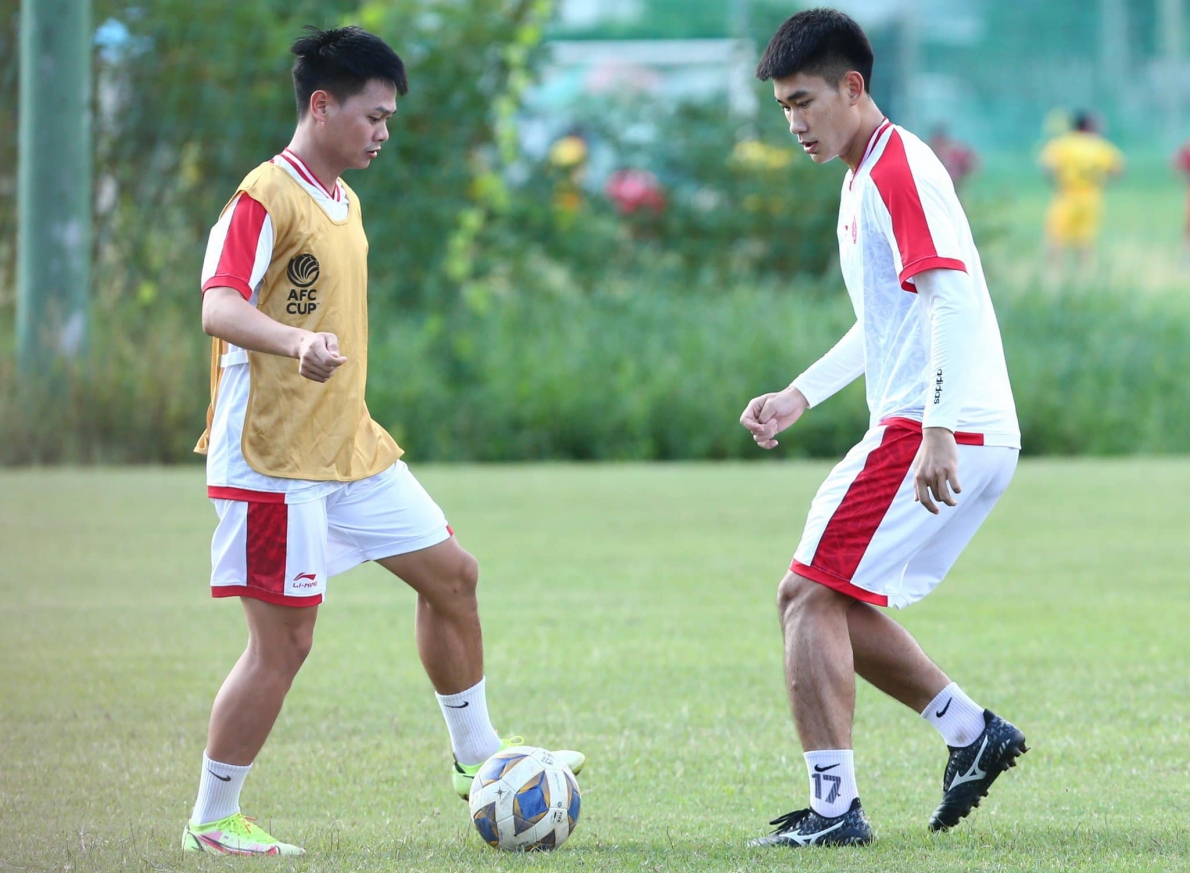 HLV Hàn Quốc: "Nhâm Mạnh Dũng là tương lai bóng đá Việt Nam"