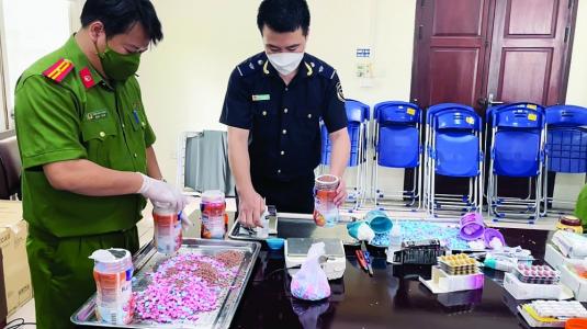 Hải quan Hà Nội hiệp đồng triệt phá nhiều đường dây ma tuý