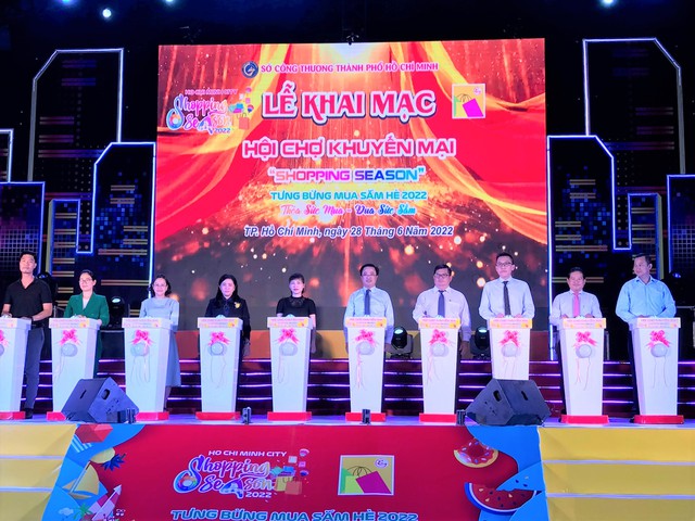 490 gian hàng tham dự Hội chợ khuyến mại "Shopping Season" - Ảnh 1.