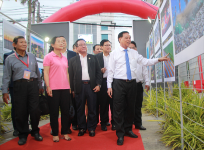 Khai mạc triển lãm ảnh về đất và người Bến Tre
