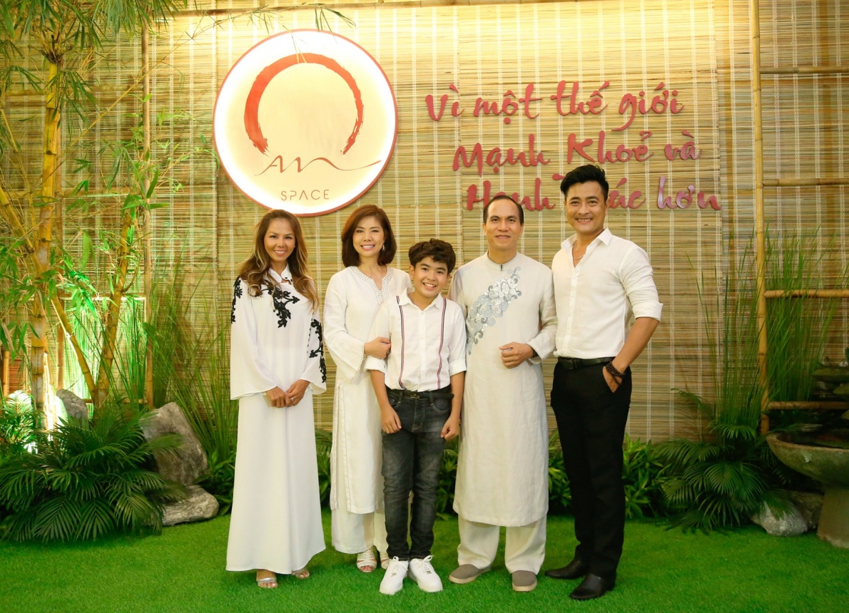 Ca sĩ Hồ Lệ Thu tham dự sự kiện 