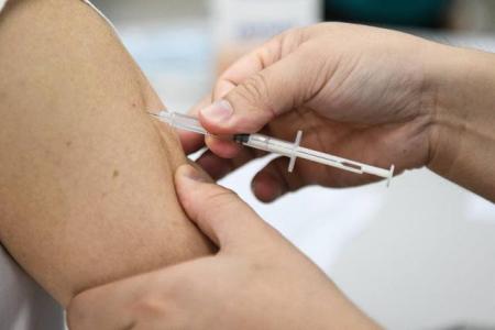 Bộ Y tế ‘điểm danh’ địa phương có tỉ lệ thấp tiêm mũi 3, mũi 4 vaccine phòng COVID-19