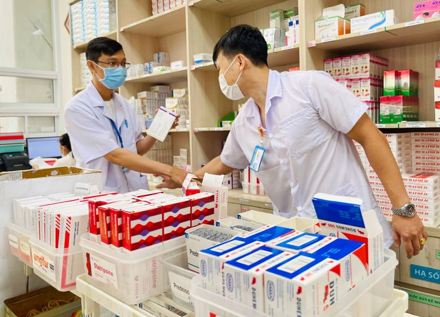 Thủ trưởng đơn vị chịu trách nhiệm nếu để thiếu thuốc, vật tư y tế - Ảnh 1.